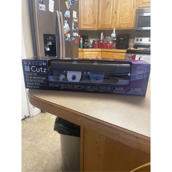 New Xyron Cutz Blue Black Rotary Compact Cutting Starter Kit OS - Picture 9 of 9